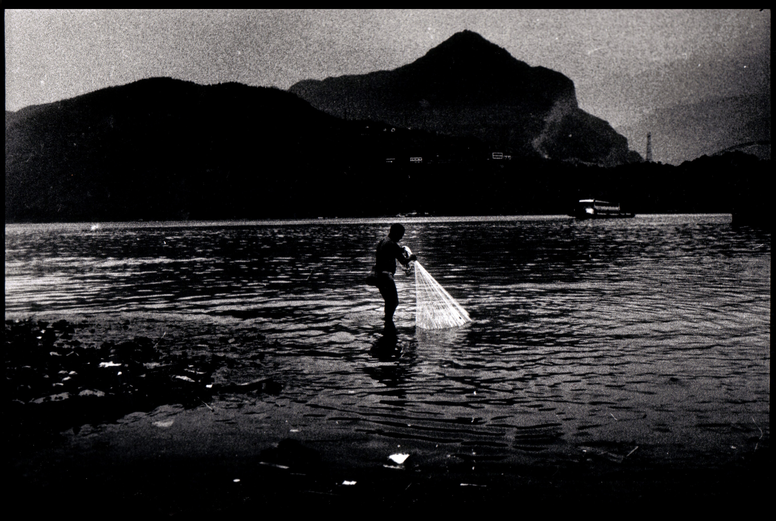 THE ESCAPE (CHINESE REQUIEM)