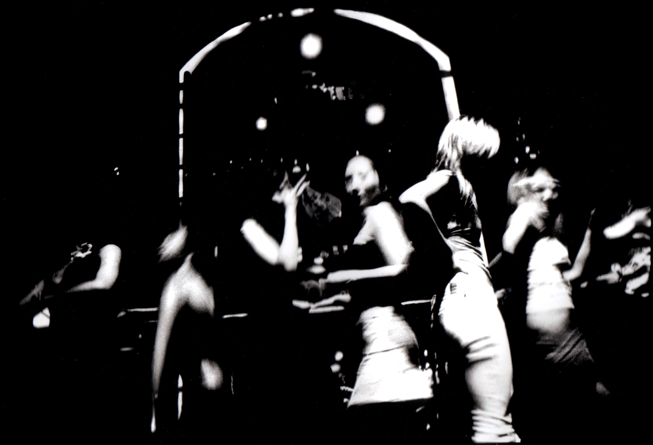 THE ESCAPE (CHINESE REQUIEM)