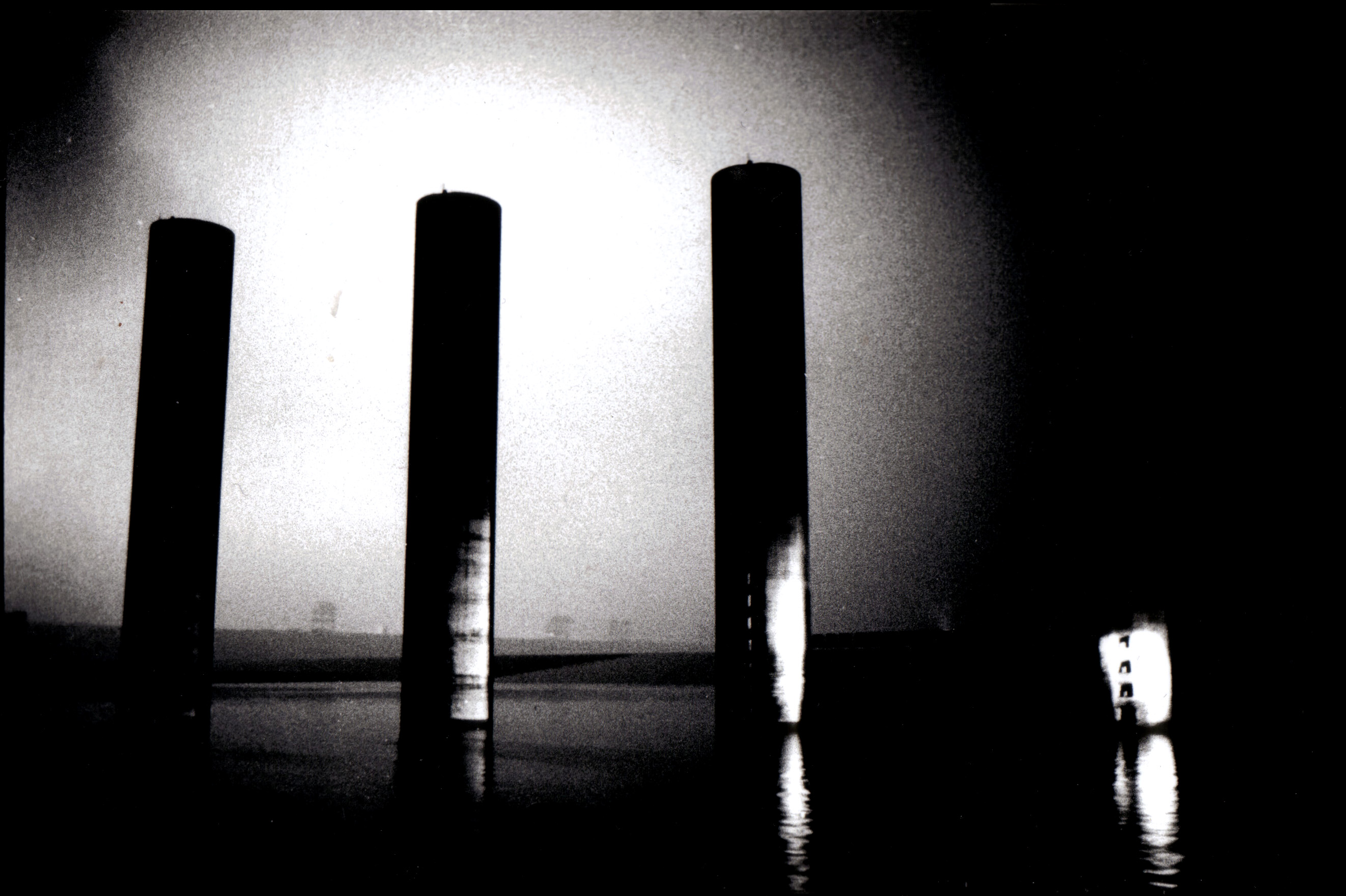 THE ESCAPE (CHINESE REQUIEM)